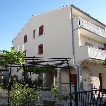 Apartment Mira Pula Buitenkant foto