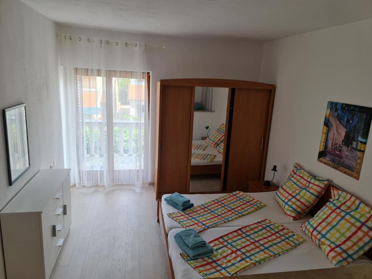 Apartment Mira Pula Buitenkant foto