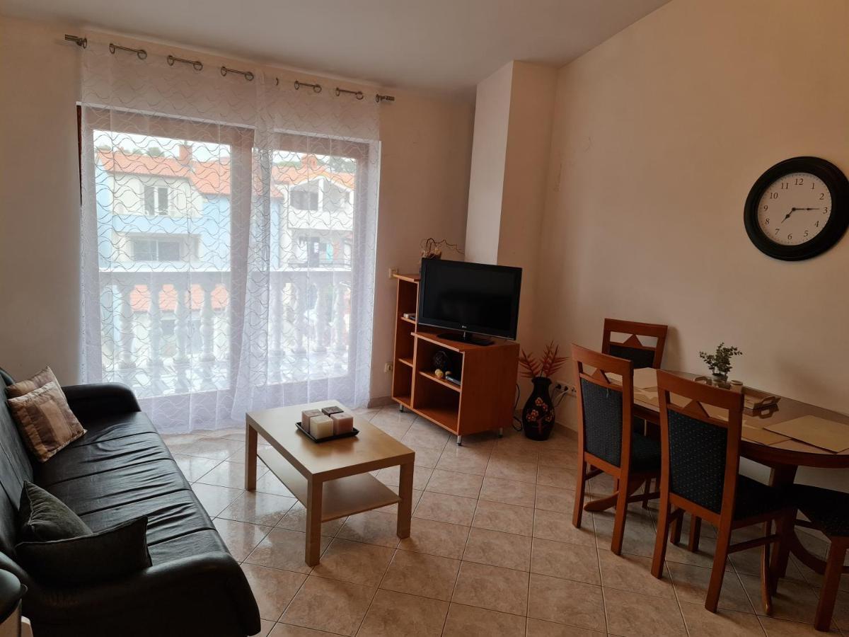 Apartment Mira Pula Buitenkant foto