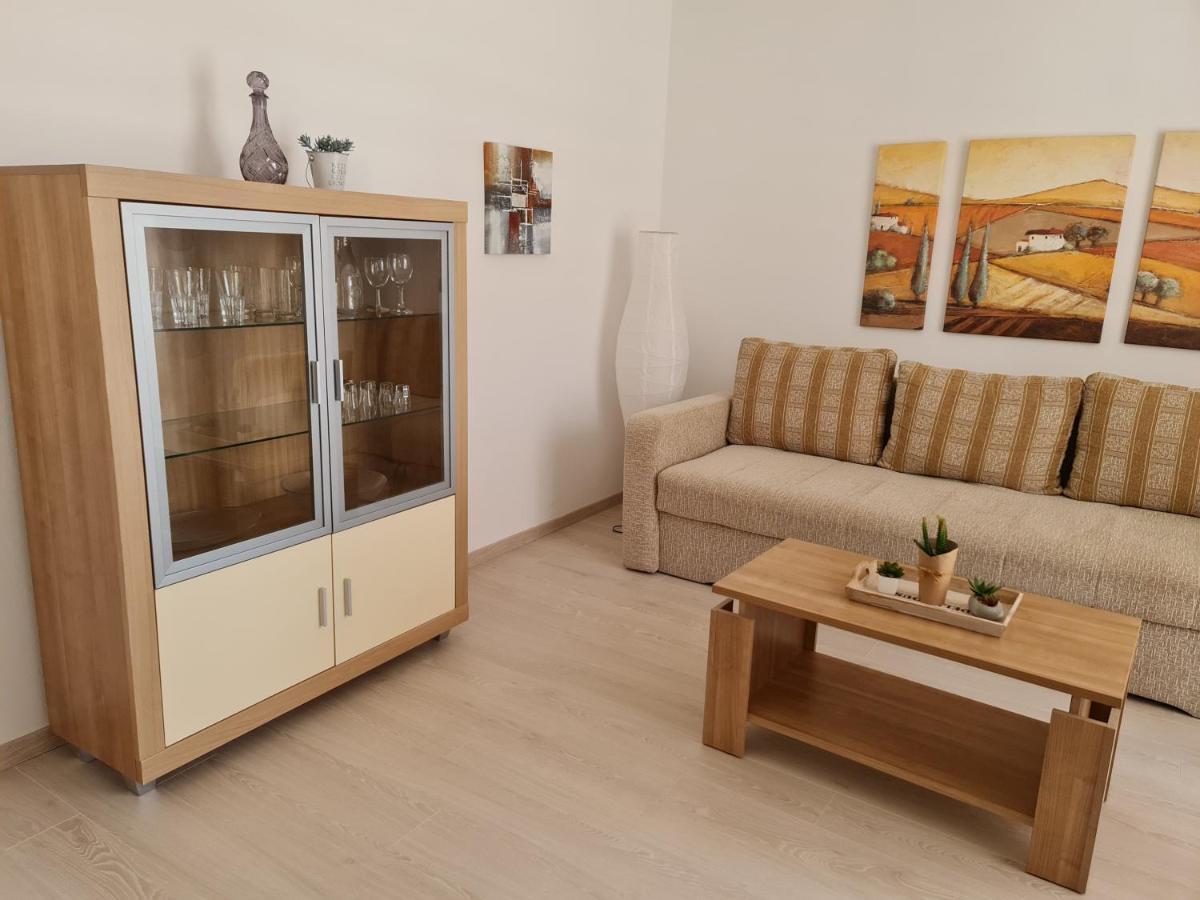 Apartment Mira Pula Buitenkant foto