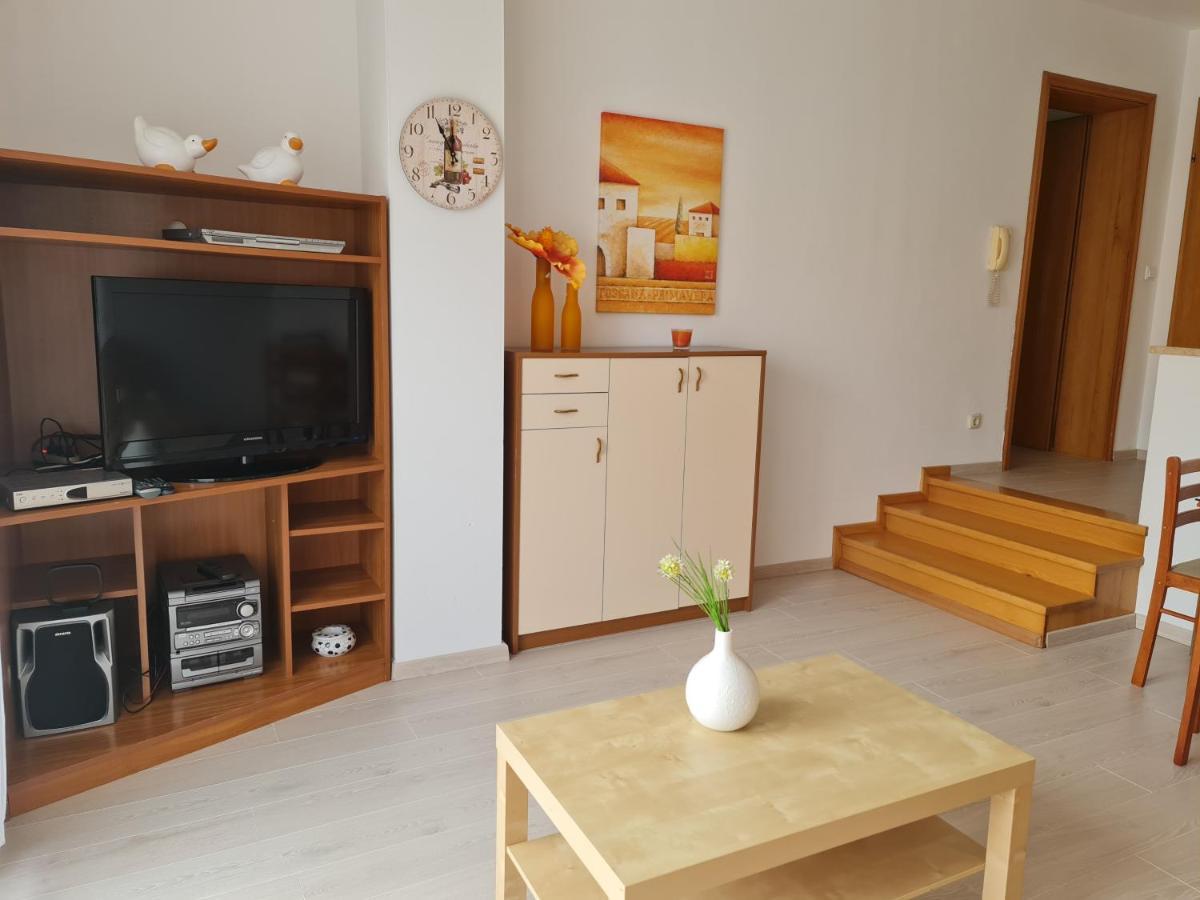 Apartment Mira Pula Buitenkant foto