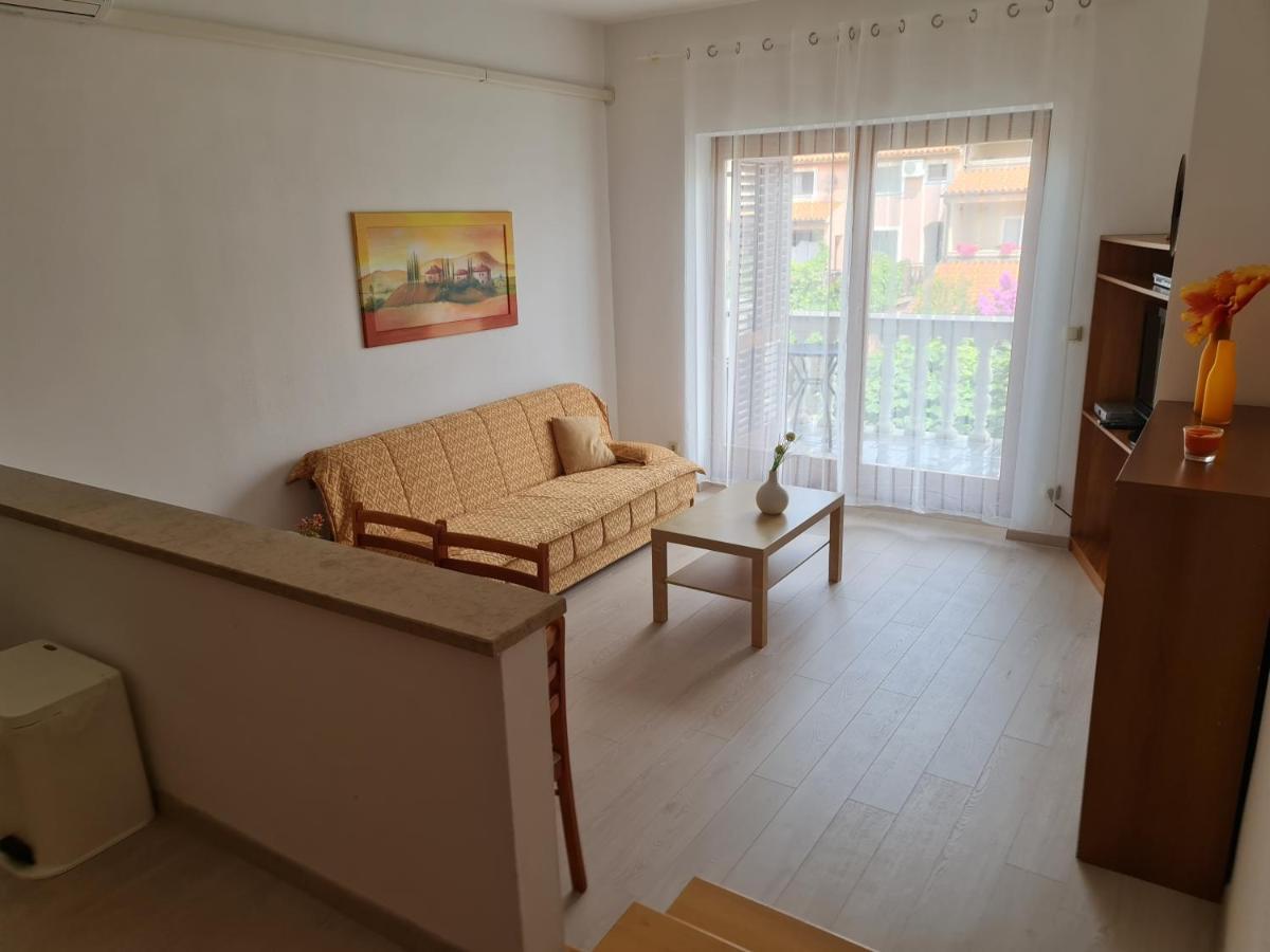 Apartment Mira Pula Buitenkant foto