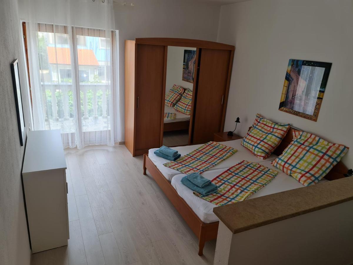 Apartment Mira Pula Buitenkant foto
