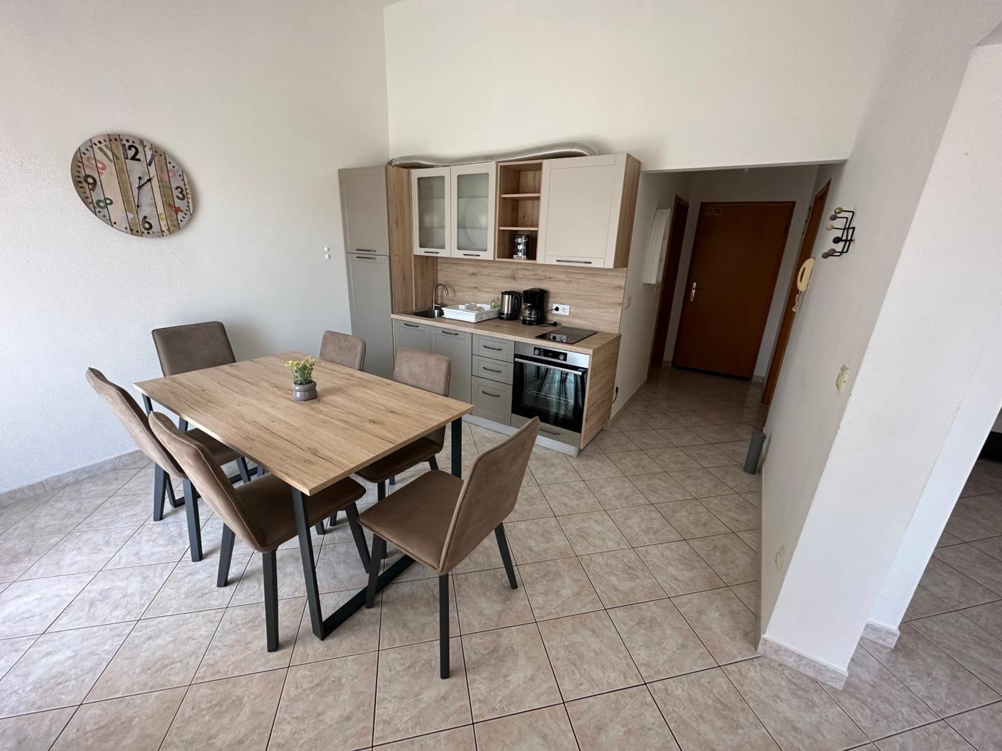 Apartment Mira Pula Buitenkant foto