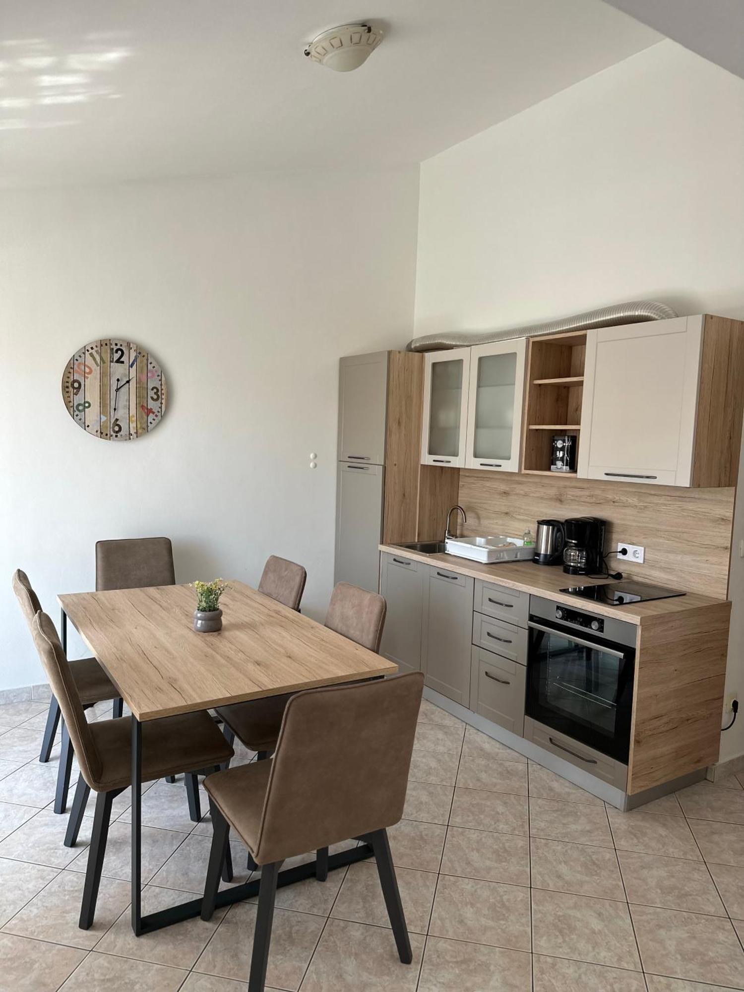 Apartment Mira Pula Buitenkant foto