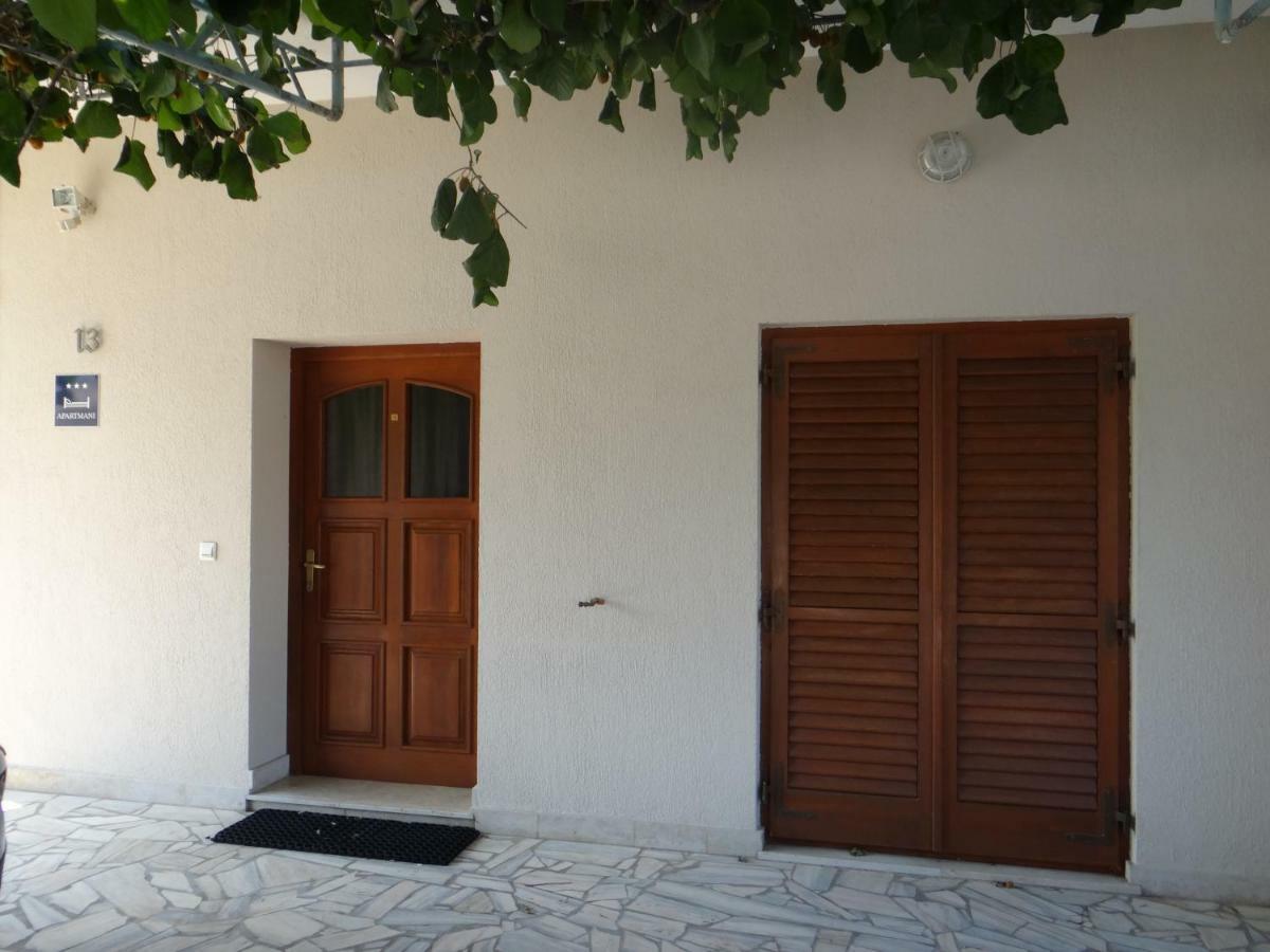 Apartment Mira Pula Buitenkant foto
