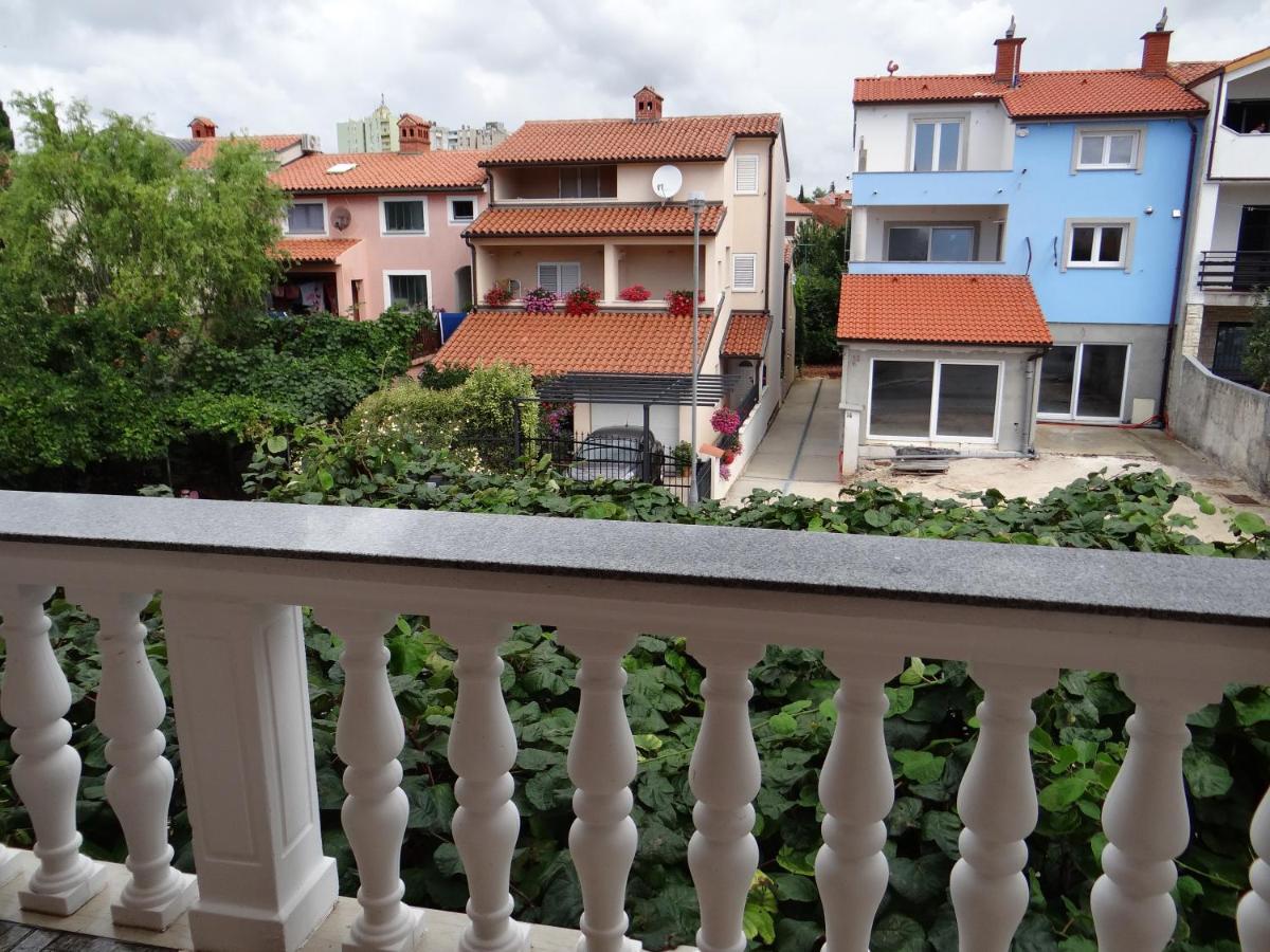 Apartment Mira Pula Buitenkant foto